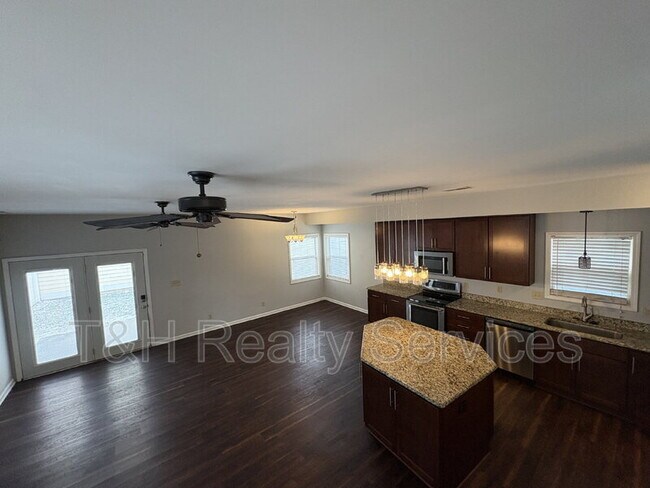 Building Photo - 2030 N College Ave