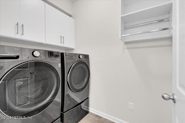 Building Photo - 1420 Tropical Pine Cove