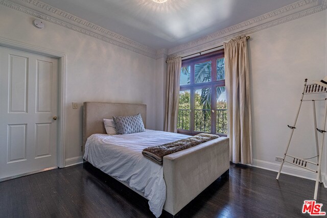 Building Photo - 316 N Rossmore Ave