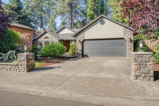 Primary Photo - Beautiful 3 Bed, 2 Bath Rental Home in Bea...