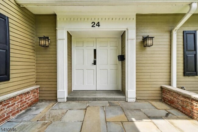 Building Photo - 24B Heritage Dr