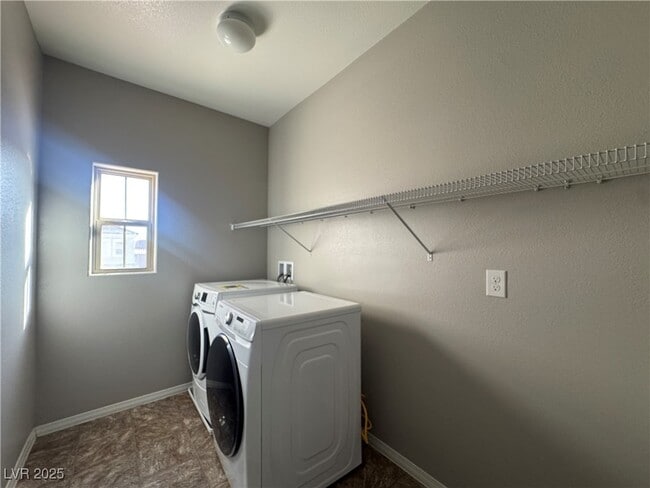 Building Photo - 5117 Fiery Sky Ridge St