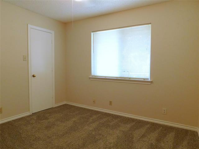 Building Photo - 2204 Canterbury Ct