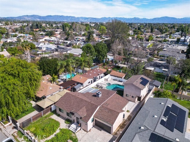 Building Photo - 8334 Calvin Ave