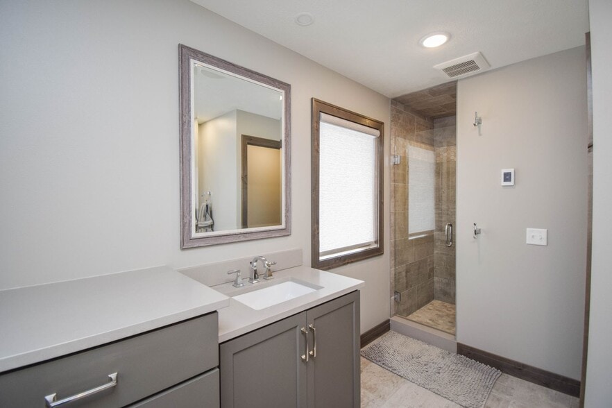Building Photo - 912 S Torrey Pine Ln