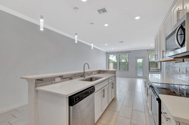 Building Photo - 2854 Bard St