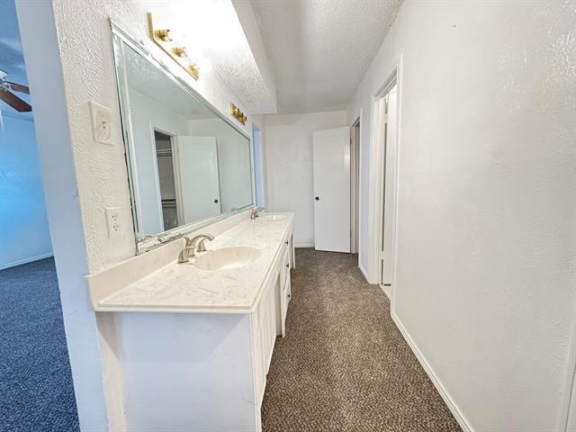 Building Photo - 2301 Claridge Cir