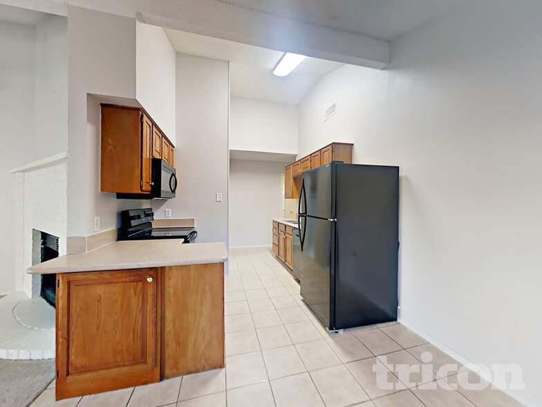 Building Photo - 609 S Walnut Creek Dr