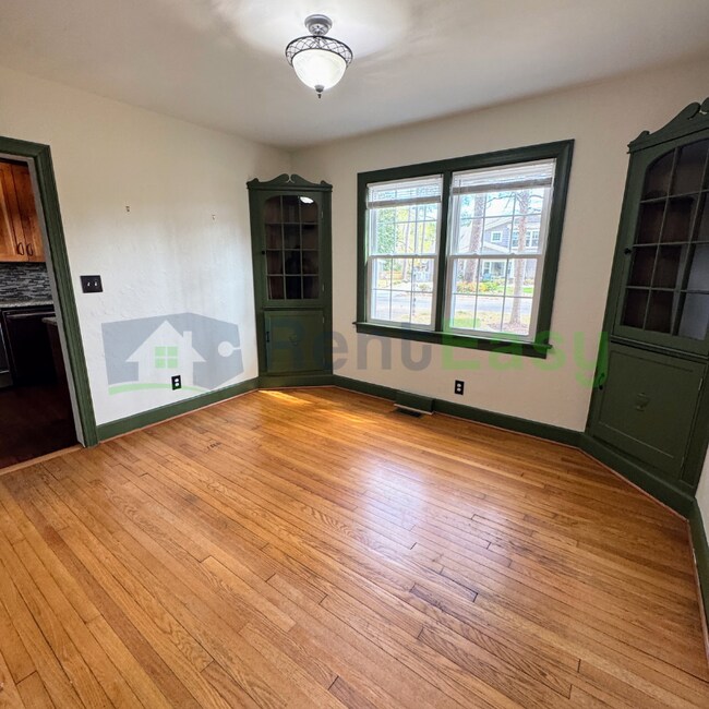 Building Photo - 8533 Circle Dr