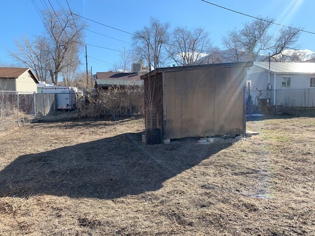 Building Photo - Updated 4 Bed Home with Large Yard