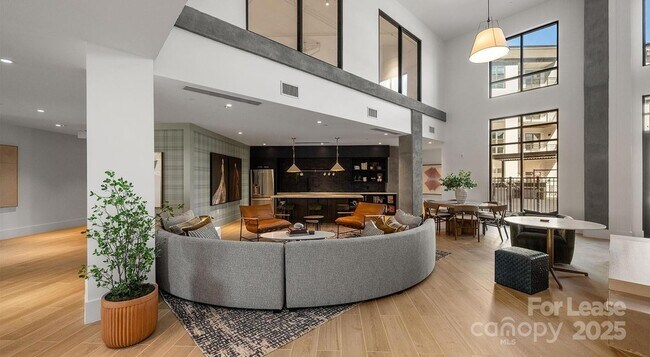 Building Photo - 704 W Tremont Ave