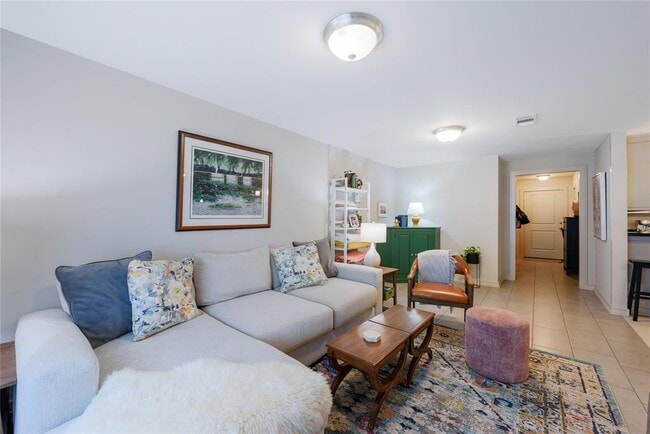 Building Photo - 2114 Hewitt Dr