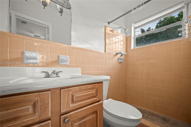 Building Photo - 701 N 70th Ave