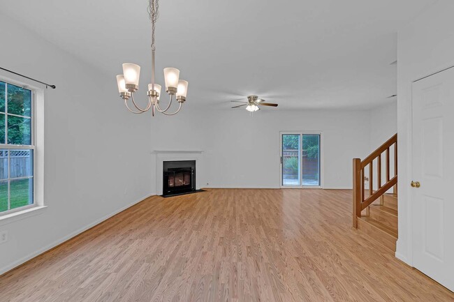 Building Photo - 417 Belmont Cir