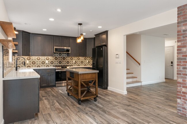 Building Photo - updated and unique 3 bedroom