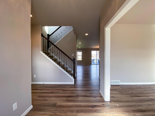 Building Photo - 9626 Sweet Autumn Dr