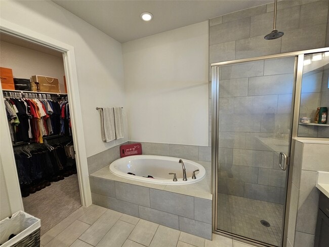 Building Photo - 5435 Farm Hill Way