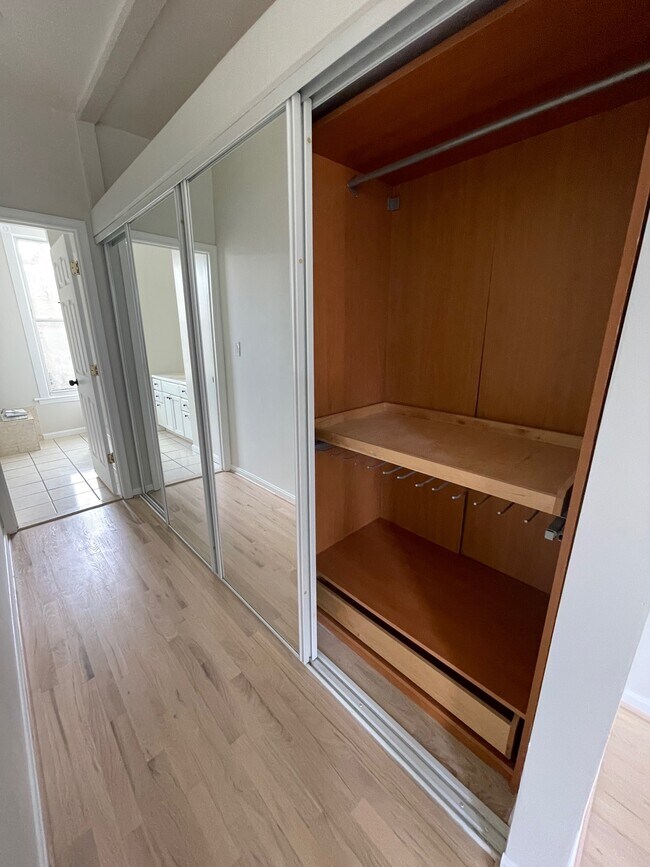 Building Photo - 3131 11th St NW