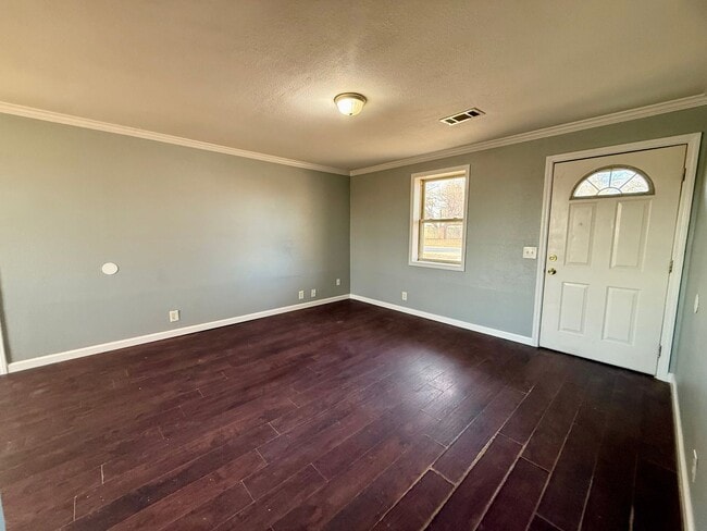 Building Photo - 3 Bedroom/1 Bathroom Home in Paragould AR - $1,000 MOVES YOU IN!