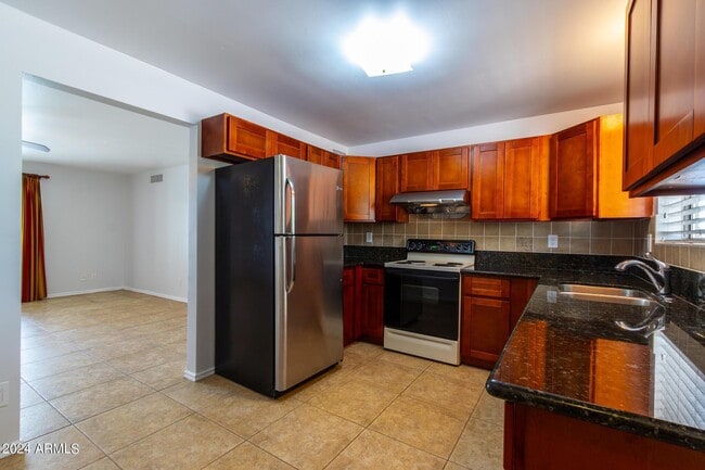 Building Photo - 26960 N 61st St