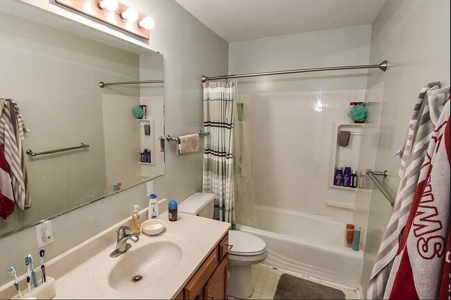 Bathroom - 2611 N Kinser Pike