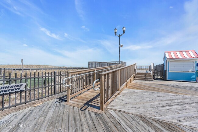 Building Photo - 1515 Ocean Terrace