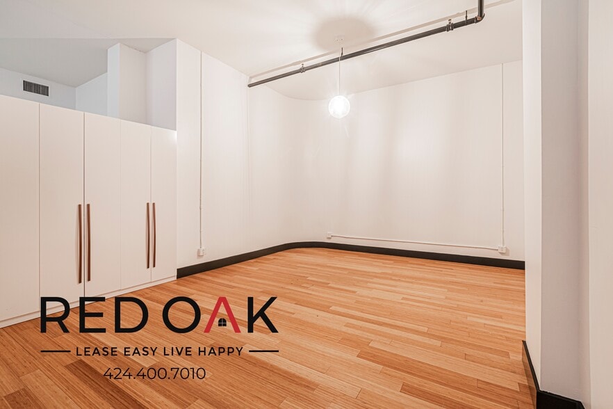 Building Photo - 620 Main St