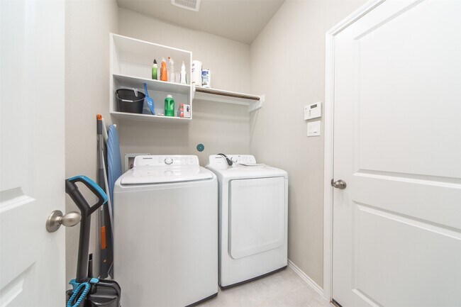 Building Photo - 8723 Arbor Trail Dr
