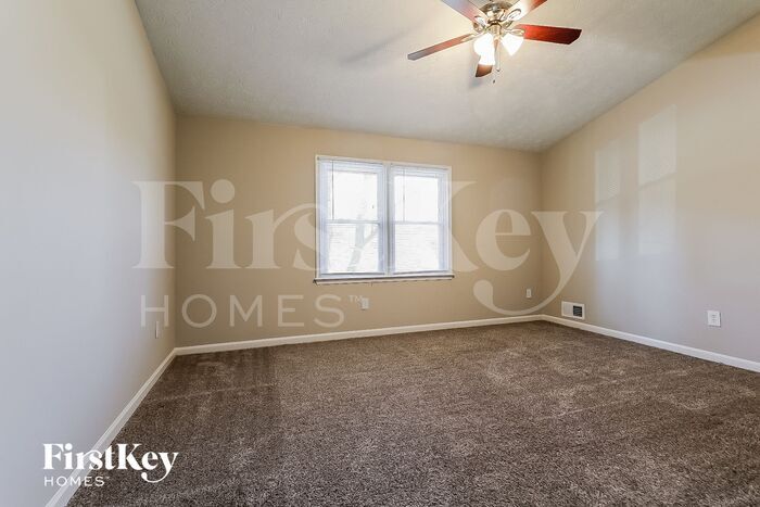 Building Photo - 600 Inglenook Dr SW