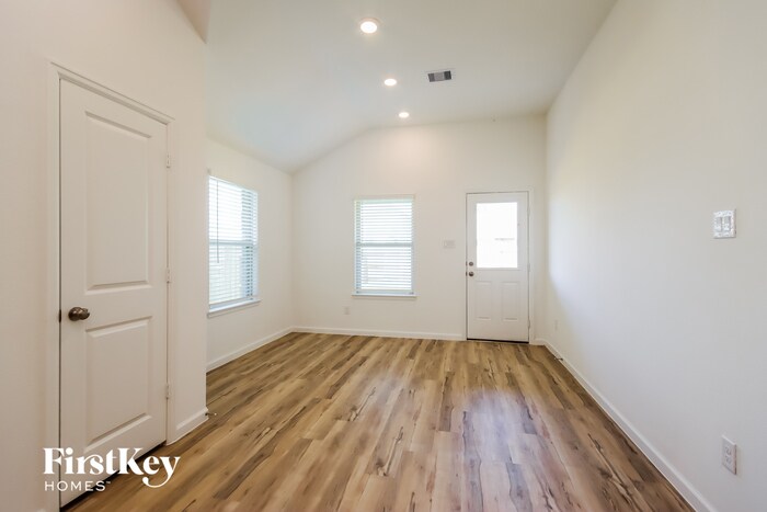 Building Photo - 15807 Kinord Ter Dr