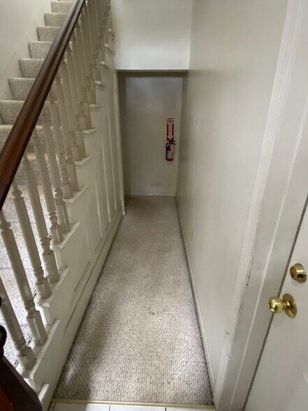 Building Photo - 1501 Summit St