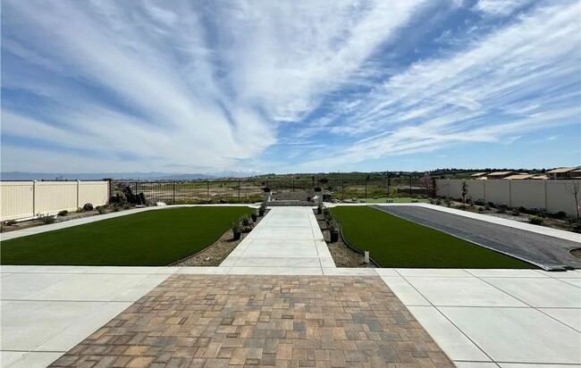 Building Photo - 17754 Pinot Noir Dr