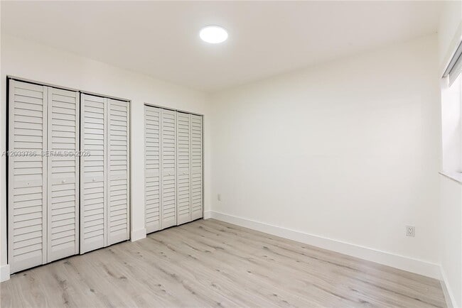 Building Photo - 15881 SW 139th Ave