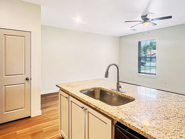 Building Photo - Brand-New 3-Bedroom Modern Duplex Unit in ...