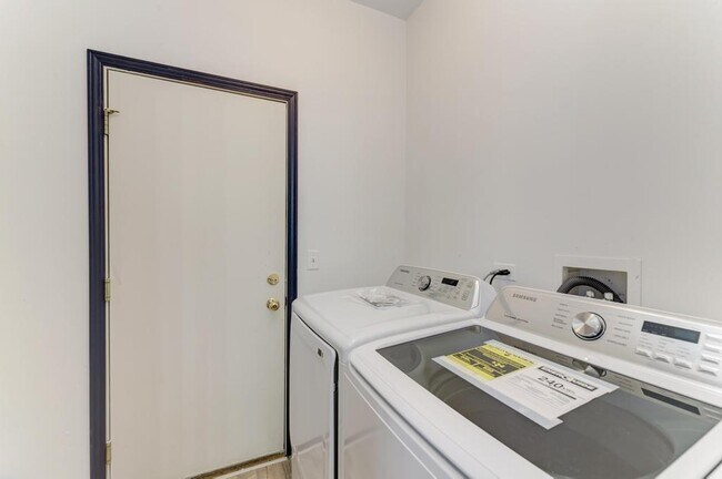 Building Photo - 5610 Heartland Ct