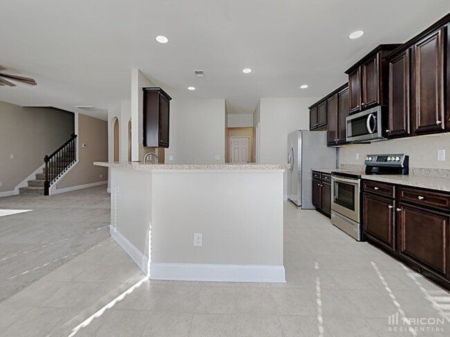 Building Photo - 5146 Summersun Dr