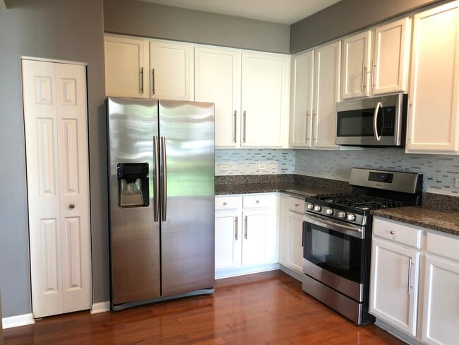 Building Photo - 2330 Sheehan Dr