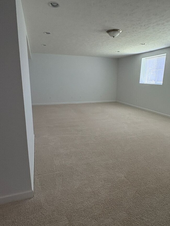 Building Photo - Beautiful 4 beds 3.5 baths in Pickerington