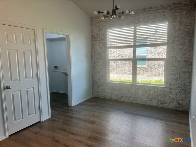 Building Photo - 1203 Kiskadee Branch Dr