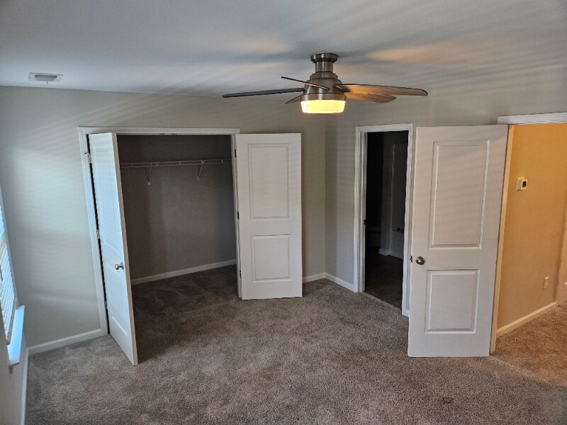 Building Photo - 131 Hunters Grove Dr