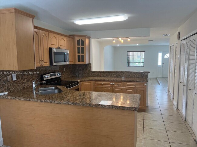 Building Photo - 13310 SW 40th St