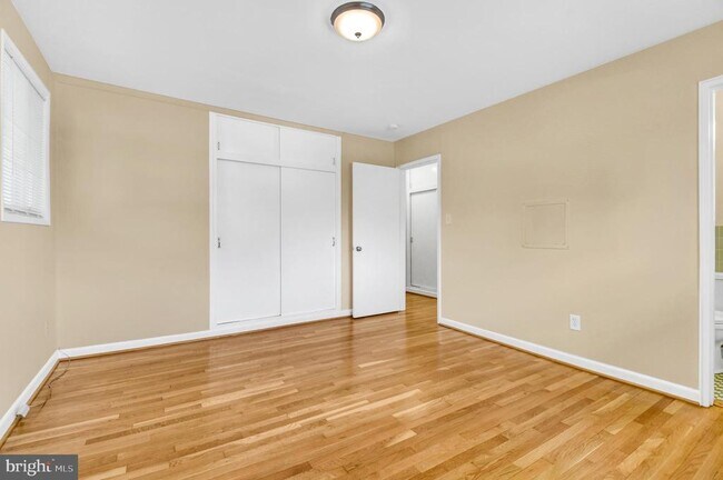 Building Photo - 10228 Farnham Dr