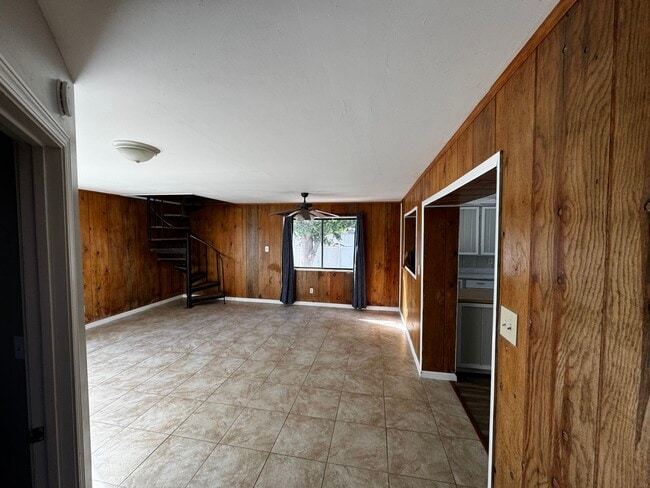 Building Photo - 229 Philippine St