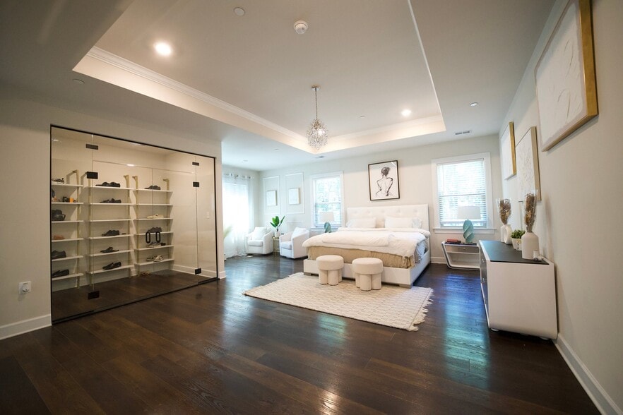 Building Photo - 7687 Cross Creek Dr