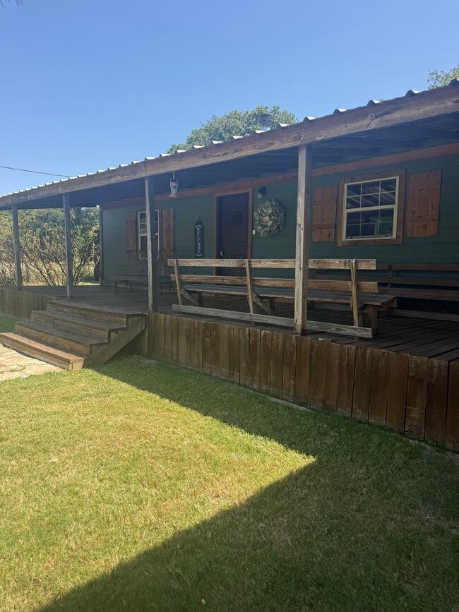 Building Photo - Beautiful 2 bedroom, 2.5 bath POOL home!!!!