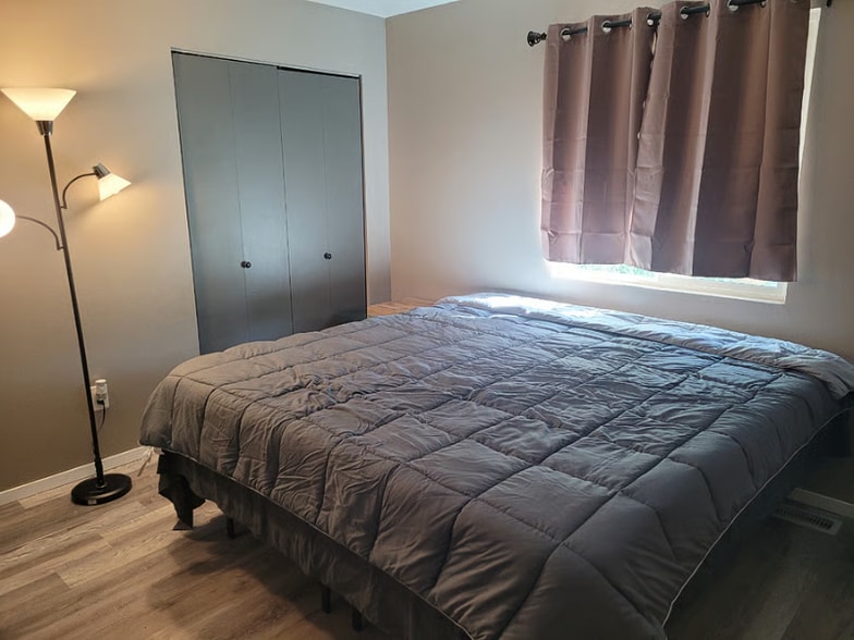 Building Photo - 609 Bennett Ave