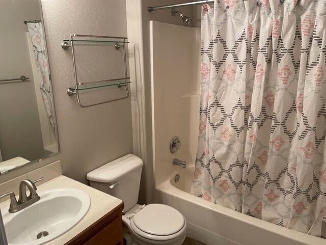 Guest bathroom - 3065 S Ladera Pl