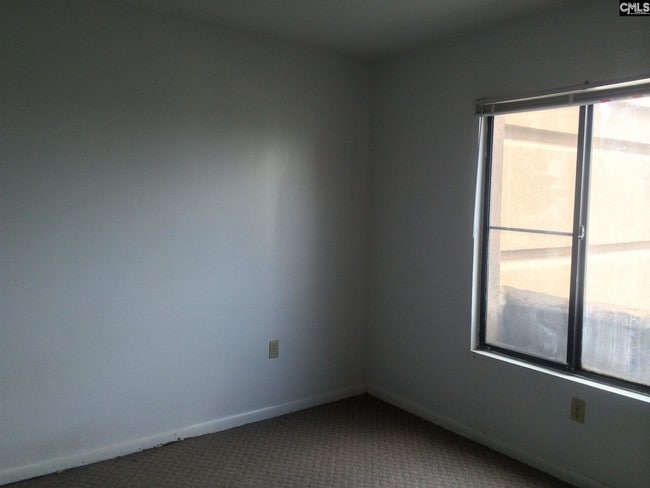 Building Photo - 1600 Park Cir