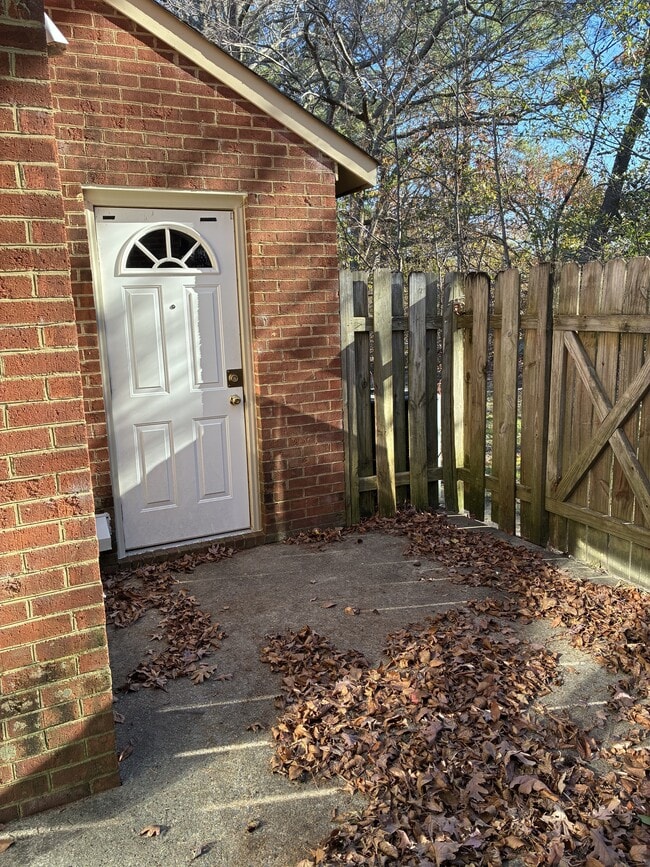 Building Photo - 114 Concord Dr