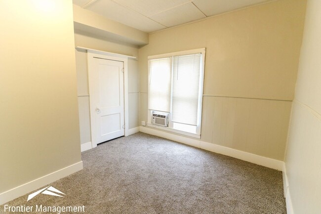 Building Photo - 1019 Moro St